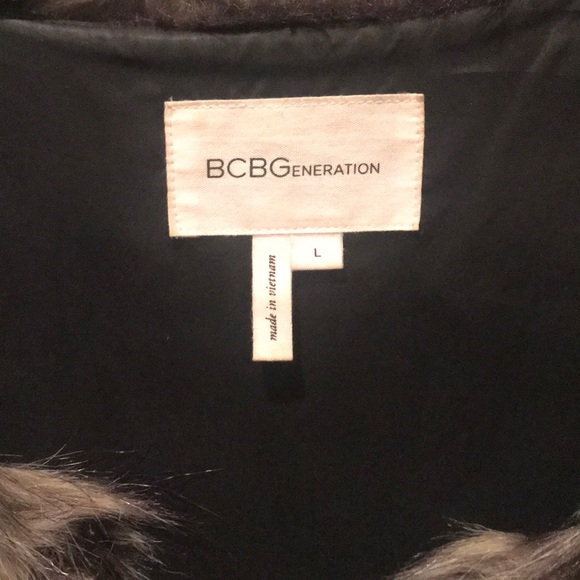 BCBGeneration long Faux-Fur Vest SZ Large - Picture 5 of 8